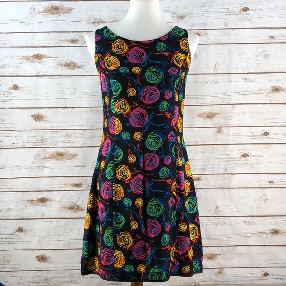 Lilly Pulitzer Dresses & Skirts - Lilly Pulitzer Black / Floral Print Silk Dress